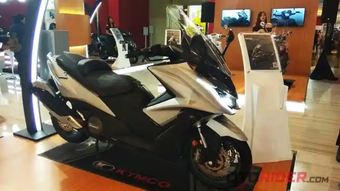 Kymco AK 550