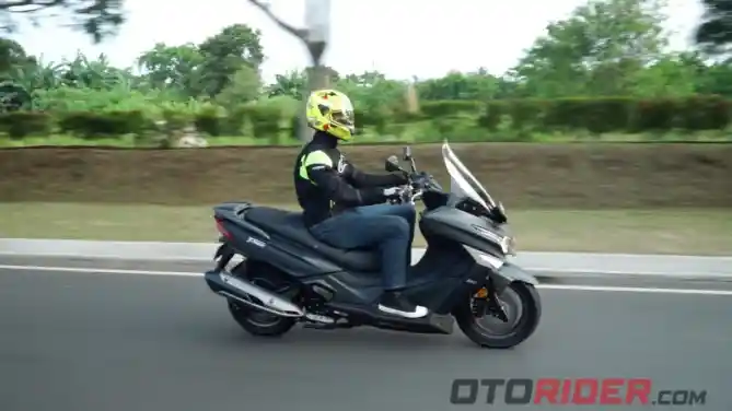 Kymco X-Town 250i Panning