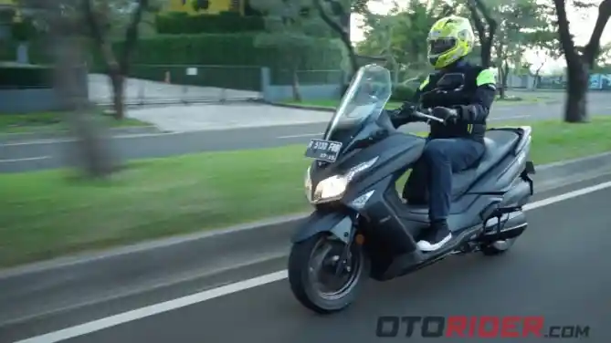 Kymco X-Town 250i Panning