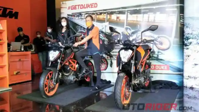 Launching KTM 250 Adventure, New Duke 250, New Duke 200