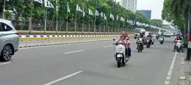 Lima Keteledoran Saat Bonceng Anak Pakai Motor