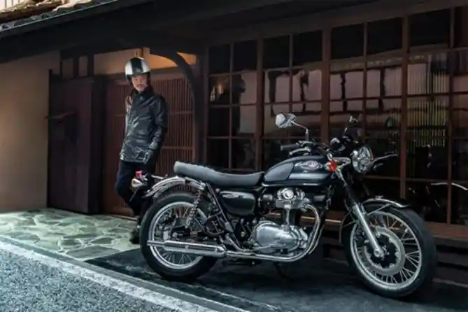 Makin Elegan, Kawasaki Beri Warna Baru Pada W800 dan W800 Café Versi 2023