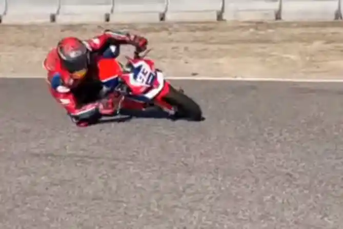 Marc Marquez Latihan Mini Moto