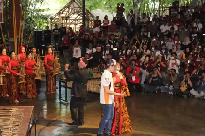 Marquez Main Angklung