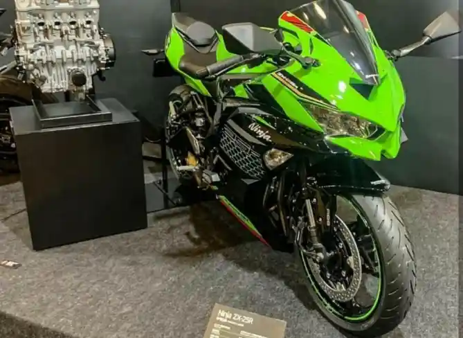 Mesin Kawasaki Ninja ZX-25R