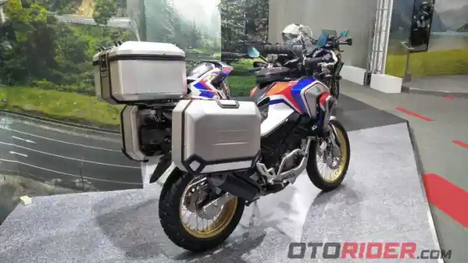 Modifikasi Honda CB150X Katros Garage