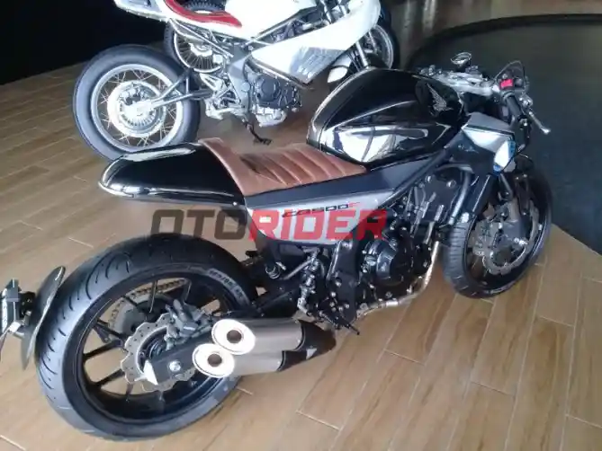 Modifikasi Honda CB500F