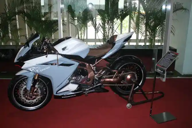 Modifikasi Motor Honda