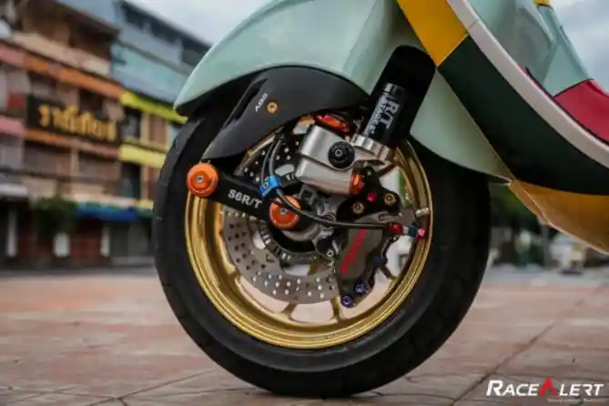 Modifikasi Vespa Sprint Menjadi Primavera Sean Wotherspoon