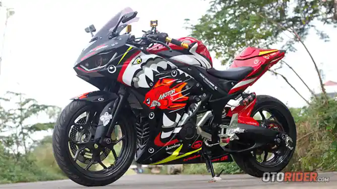 Modifikasi Yamaha R25 Layz Samping Kiri