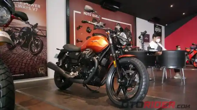 Moto Guzzi New V7 Stone