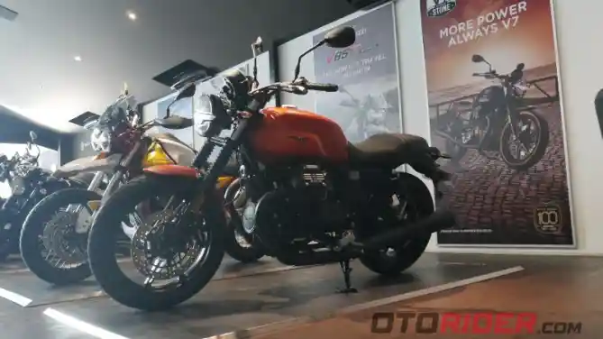 Moto Guzzi New V7 Stone