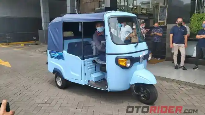 Motor Listrik Roda Tiga Piaggio Ape