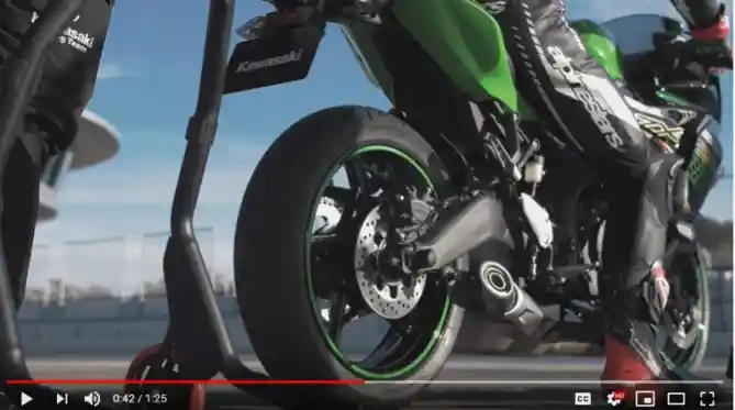 Ninja ZX-25R iklan