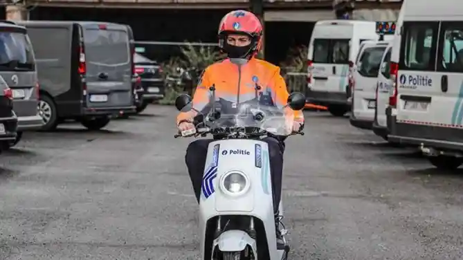 NIU NQI Pro Polisi Brussels Belgia