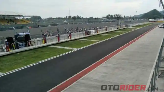 Paddock Tim WSBK 2021 dan Trek Sirkuit Mandalika