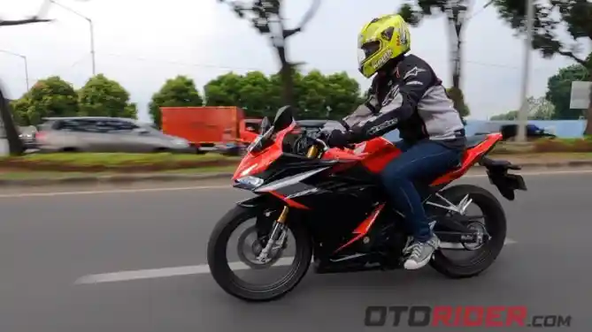 Panning All New Honda CBR150R