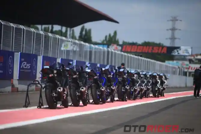 Pengenalan bLU cRU dan Test Ride Yamaha All New R15