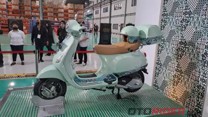 Piaggio Pamerkan Vespa LX 125 i-get Batik Spesial Edition