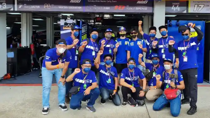 Pit Tour Yamaha VR46 Mastercamp Team Moto2