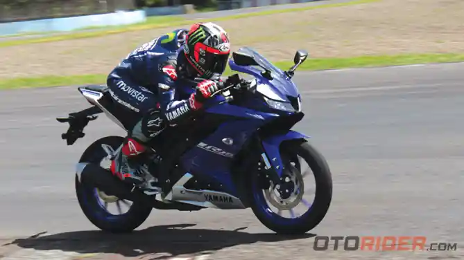 r15 maverick vinales