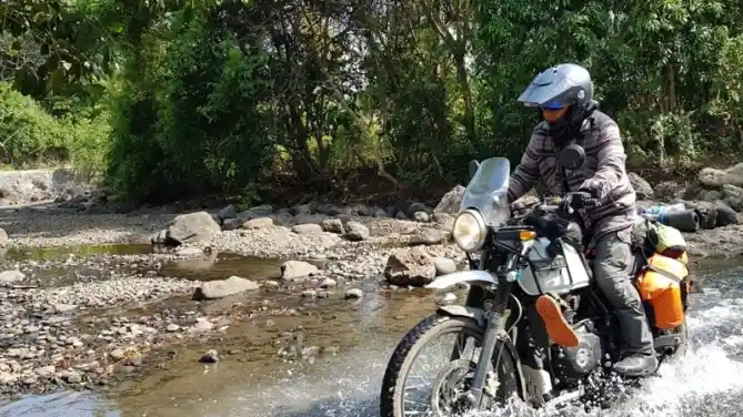 Royal Enfield Larantuka Adventure 2018