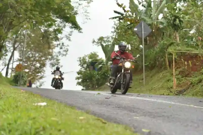 Royal Enfield Meteor 350 Touring Ciletuh