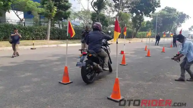 Safety Riding Royal Enfield Indonesia