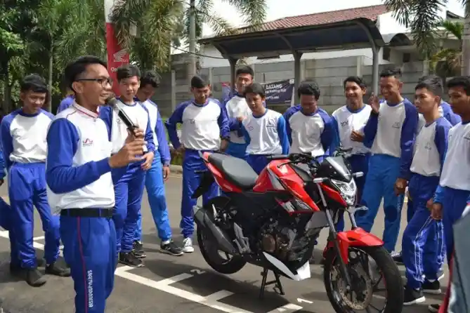 Safety Riding Wahana Awal Tahun