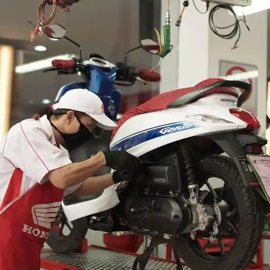 Servis motor Honda AHASS