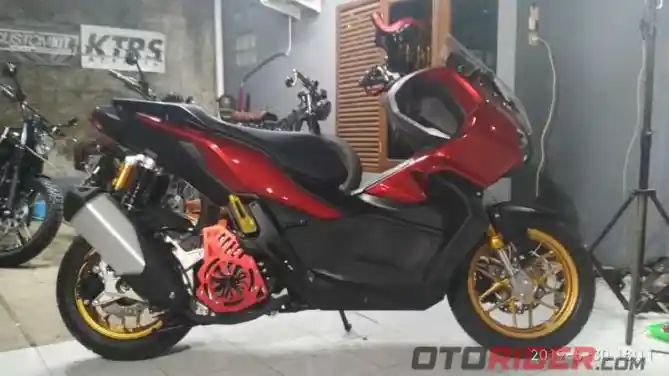 Shockbreaker Scarlet Racing ADV150