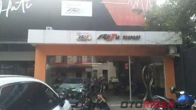 Showroom moge bekas R&J Motorsport Kemang