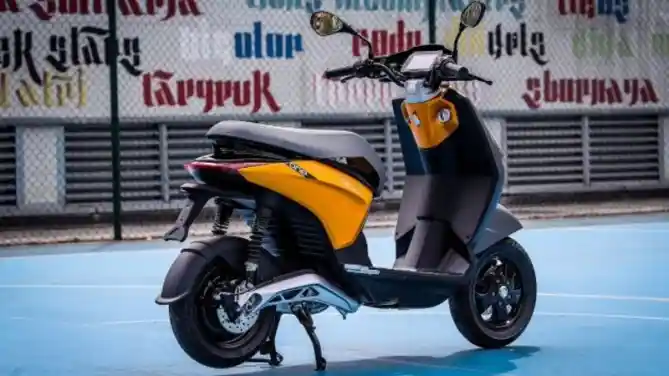 Skuter listrik Piaggio One