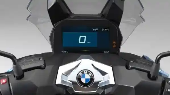 Spesifikasi & Fitur BMW C400X