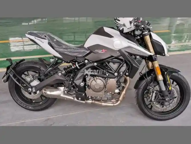 Spy shot Benelli SRK600