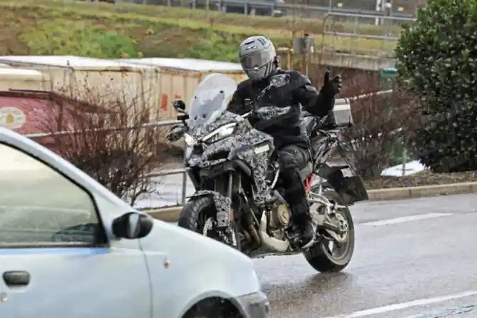 Spy Shot: Ducati Multistrada V4