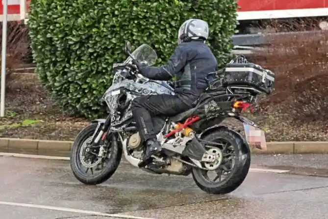 Spy Shot: Ducati Multistrada V4