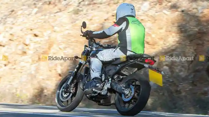 Spy Shot Motor Baru Triumph dan Bajaj