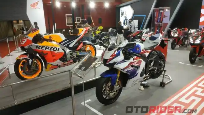 Suasana Booth Honda DI IIMS 2022