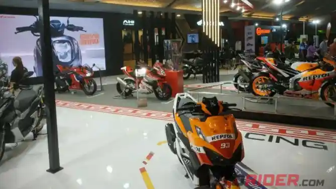 Suasana Booth Honda DI IIMS 2022