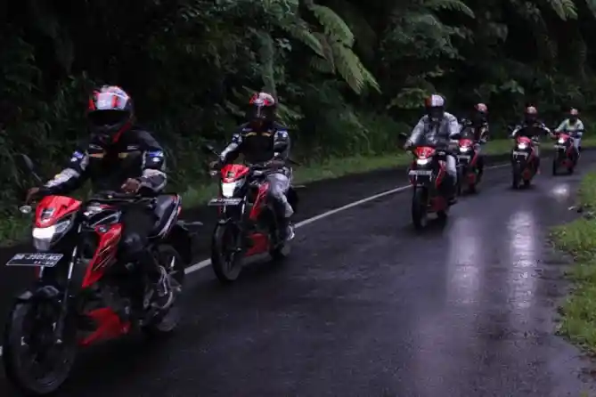 Suzuki Bandit Touring Manado