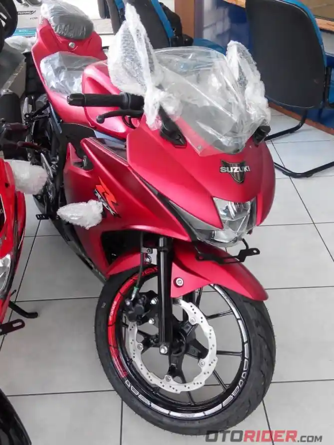 Suzuki GSX R150 Matt Red