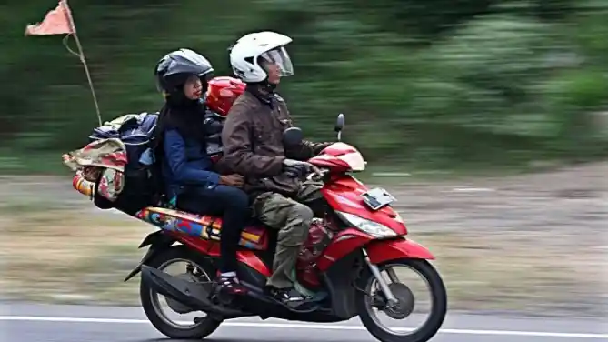 Tips Aman Bawa Barang Di Motor Matik