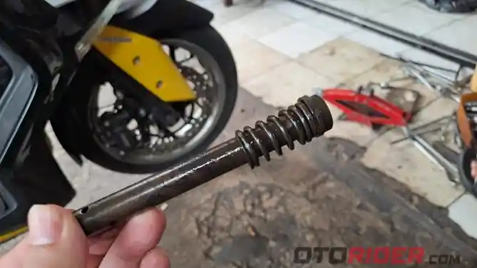 Tips Cara Membuat Shock Breaker Depan Lebih Tinggi