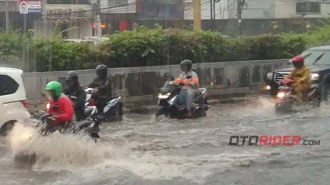 Tips Menerobos banjir