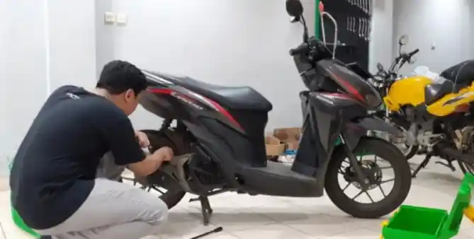 oprek motor bengkel tips vario 125 honda