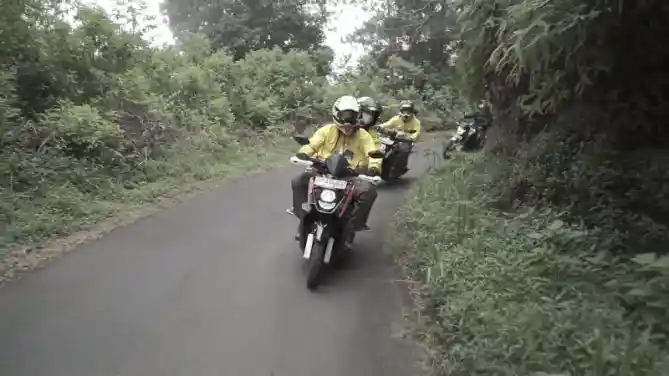 Touring Generasi 125