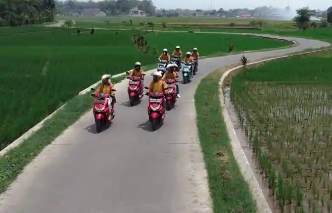 Touring Generasi 125