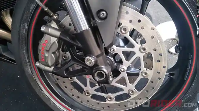 Triumph Street Tripple RS 2018 Brembo Brakes