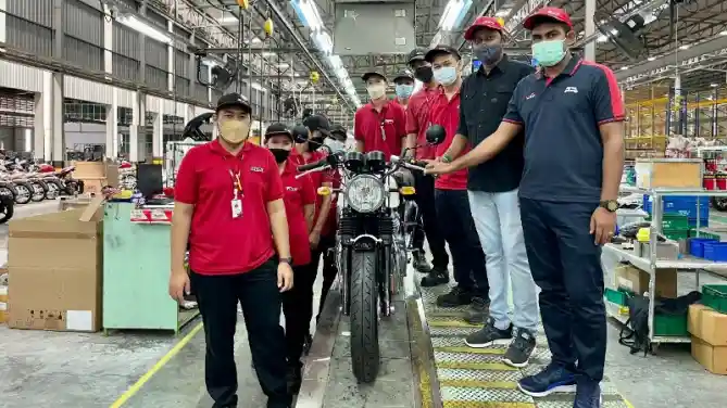 Unit Perakitan Lokal Royal Enfield di Thailand